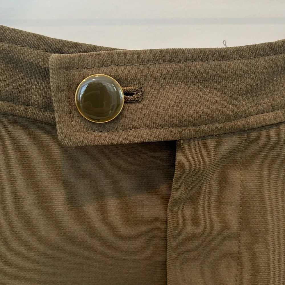 Banana Republic Ryan Fit Shorts - Picture 2 of 5